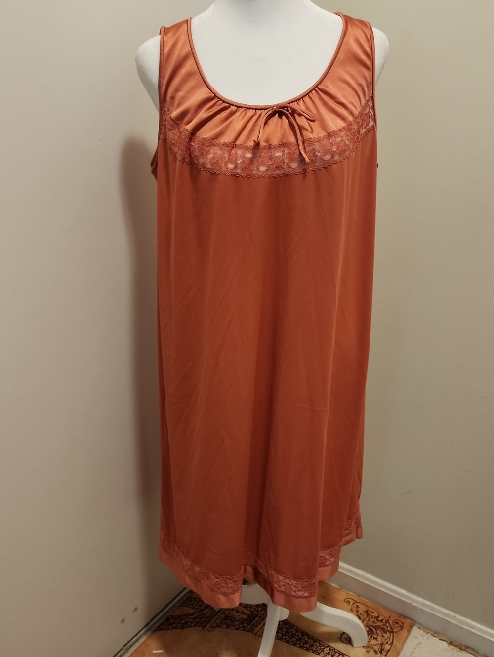 Women's Lace-Trim Sleep Chemise By Vanity Fair